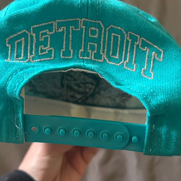 Detroit Pistons NBA DEADSTOCK Zombie 🧟‍♂️ SnapBack - Picture 3 of 4